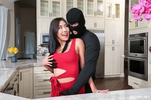 ACZD-125 Akane, Bông hoa khiêu gợi của sợi dây thừng