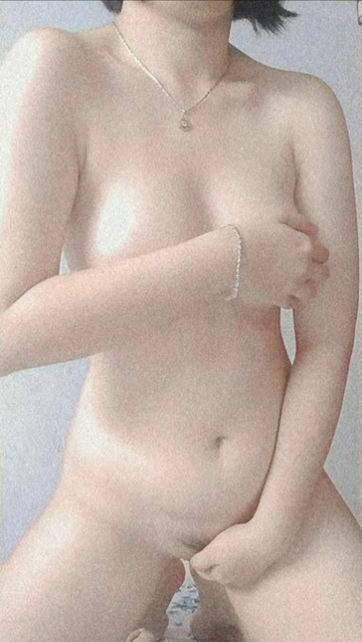 Nuôi dưỡng cháu gái dễ thương chỉ để địt