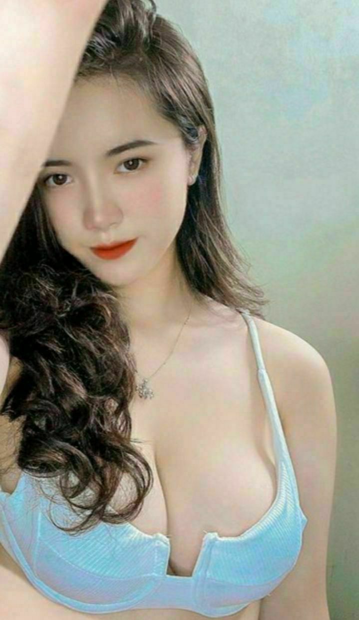 JUL-990,JUL-990 Khi vợ tôi mang thai, tôi thậm chí còn bị cấm thủ dâm, vì vậy tôi đã quan hệ tình dục với mẹ kế Lily, người đã đến Tokyo và nhiều lần khiến bà ấy mang thai... Lily Heart
